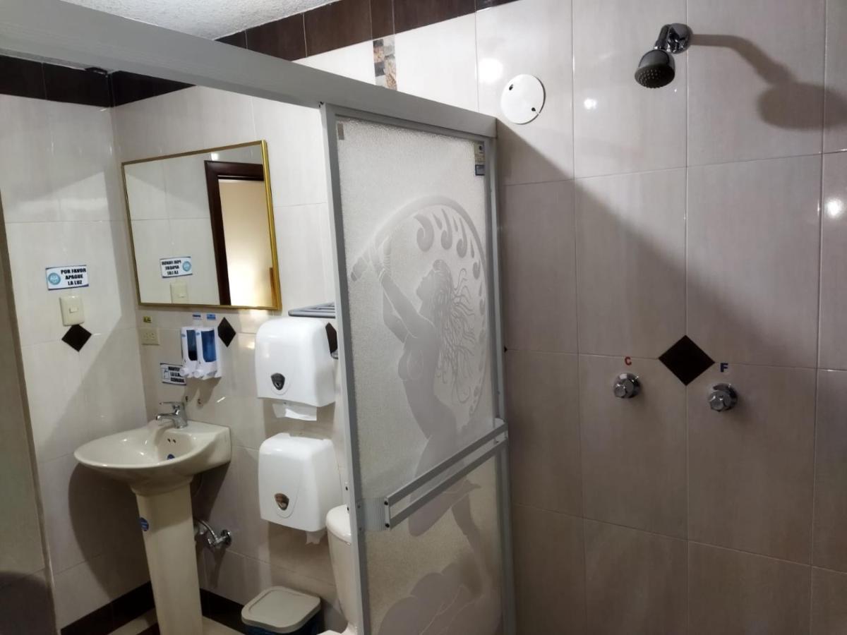 Hotel Velanez Suite ريوبامبا المظهر الخارجي الصورة